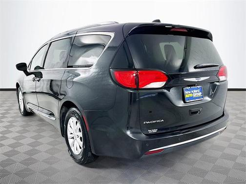 2018 Chrysler Pacifica Touring-L
