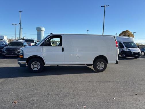 2024 Chevrolet Express 2500 RWD 2500 Regular Wheelbase WT