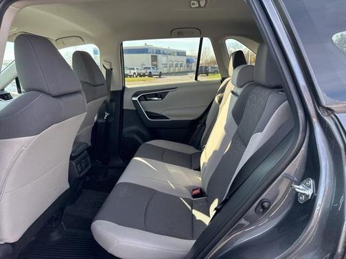 2020 Toyota RAV4 Hybrid XLE