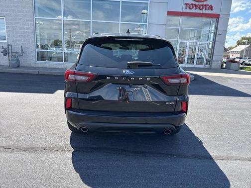 2024 Ford Escape ST-Line Elite