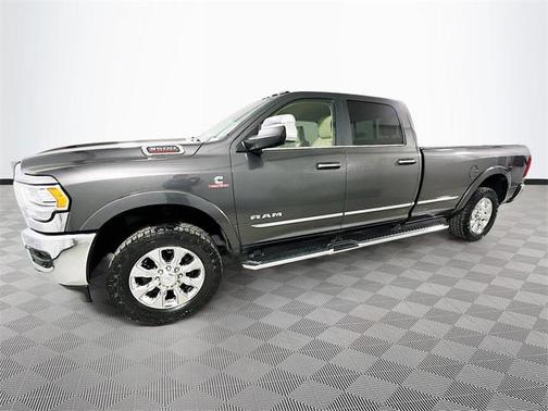2022 RAM 3500 Limited Crew Cab 4x4 8' Box