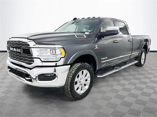 2022 RAM 3500 Limited Crew Cab 4x4 8' Box
