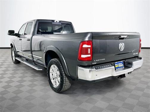 2022 RAM 3500 Limited Crew Cab 4x4 8' Box