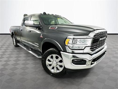 2022 RAM 3500 Limited Crew Cab 4x4 8' Box