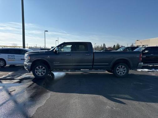2022 RAM 3500 Limited Crew Cab 4x4 8' Box