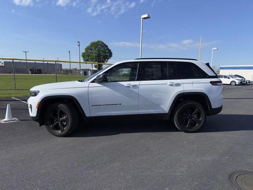 2023 Jeep Grand Cherokee Altitude
