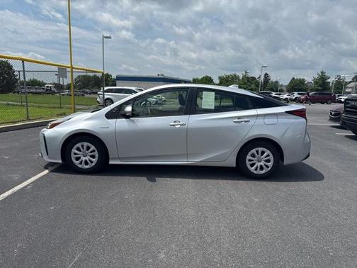 2022 Toyota Prius LE
