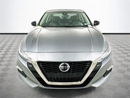2022 Nissan Altima SR FWD