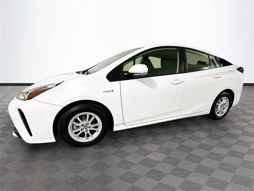 2022 Toyota Prius LE
