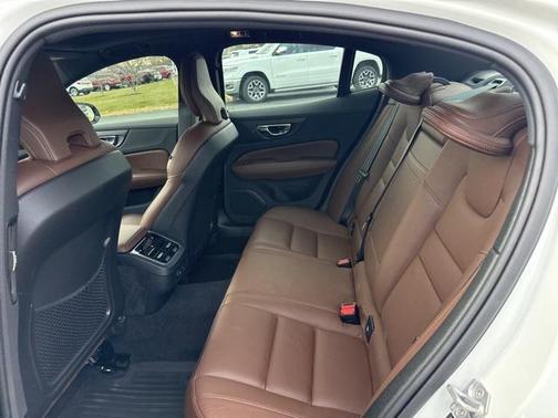 2022 Volvo S60 T5