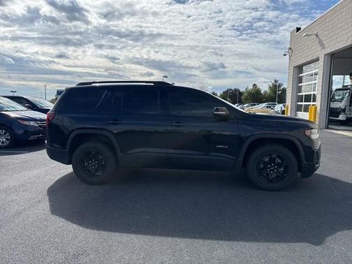 2022 GMC Acadia AWD AT4