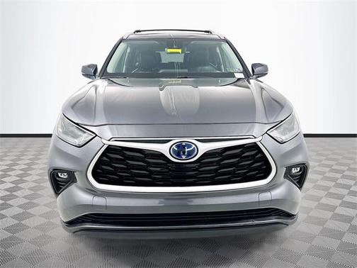 2022 Toyota Highlander Hybrid XLE