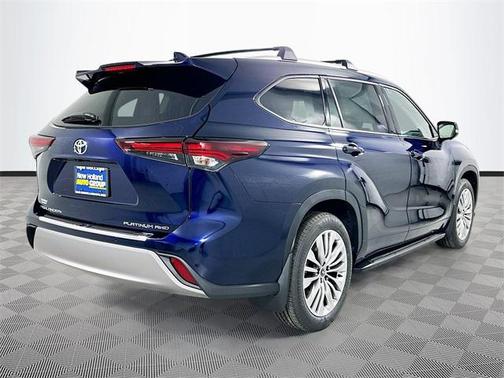 2025 Toyota Highlander Platinum