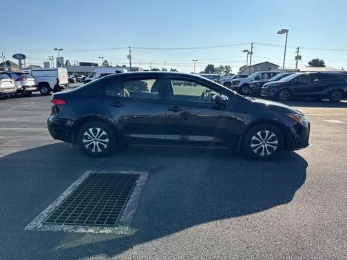 2022 Toyota Corolla Hybrid LE