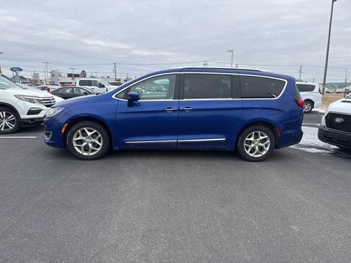 2019 Chrysler Pacifica Touring-L Plus