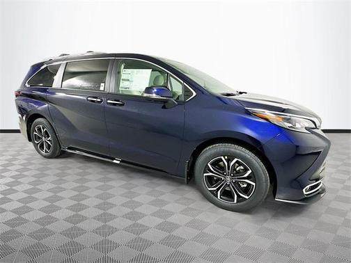 2025 Toyota Sienna Platinum