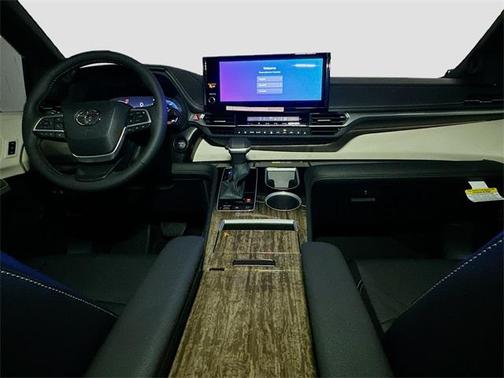 2025 Toyota Sienna Platinum