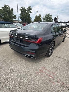 Carbon Black Metallic 2022 BMW 750 i xDrive