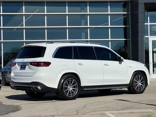 2025 Mercedes-Benz AMG GLS 63 Base