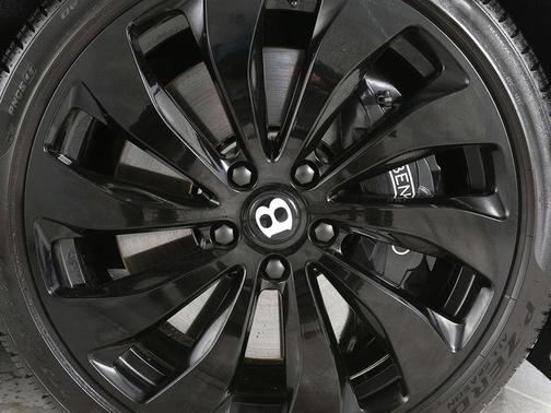 2022 Bentley Flying Spur V8