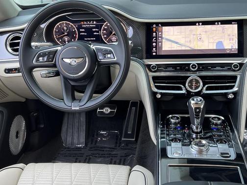 2022 Bentley Flying Spur V8