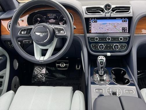 2023 Bentley Bentayga V8