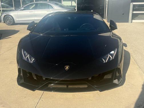 2020 Lamborghini Huracan EVO Base