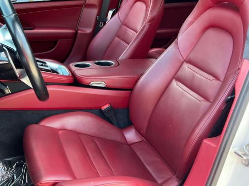 White 2017 Porsche Panamera Turbo