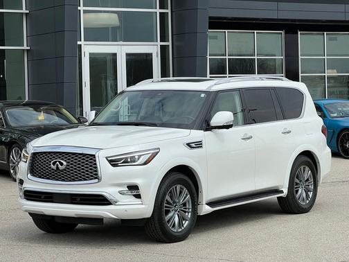 Moonstone White 2022 INFINITI QX80 Luxe
