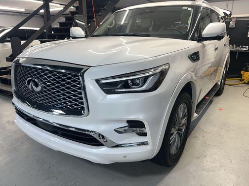 2022 INFINITI QX80 Luxe