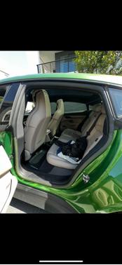 Mamba Green Metallic 2023 Porsche Taycan Base