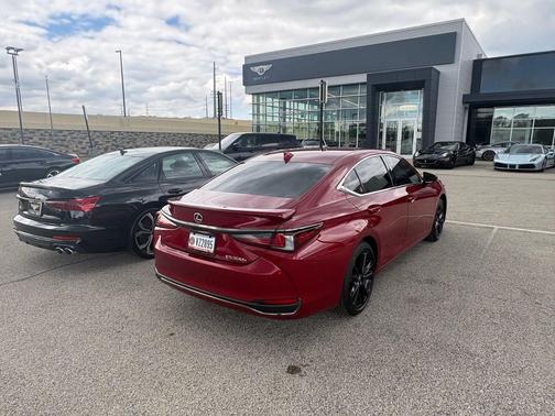 Matador Red Mica 2025 Lexus ES 300h F SPORT Design
