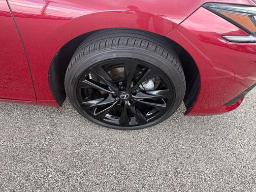 Matador Red Mica 2025 Lexus ES 300h F SPORT Design