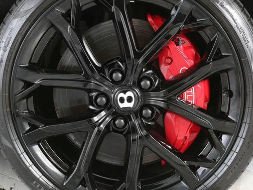 N 2023 Bentley Flying Spur Mulliner W12