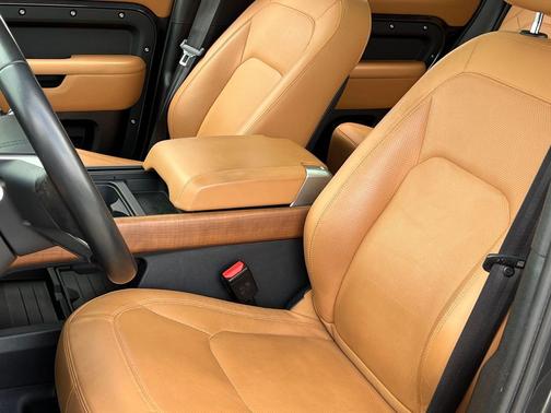 2023 Land Rover Defender 130 First Edition