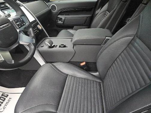 2023 Land Rover Discovery P300 S R-Dynamic