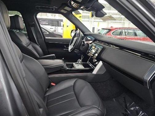 2025 Land Rover Range Rover P400 SE