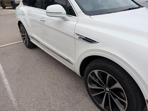 2021 Bentley Bentayga Hybrid AWD