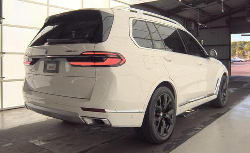 Alpine White 2023 BMW X7 xDrive40i