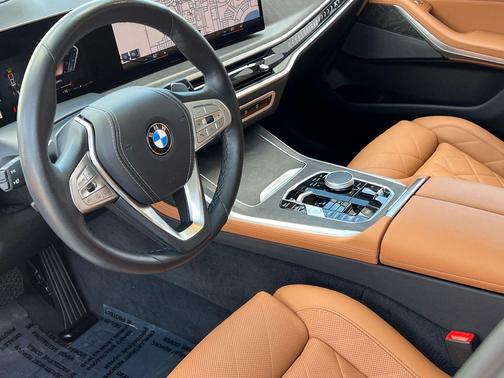 Alpine White 2023 BMW X7 xDrive40i