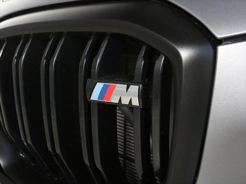 2025 BMW X5 M60i