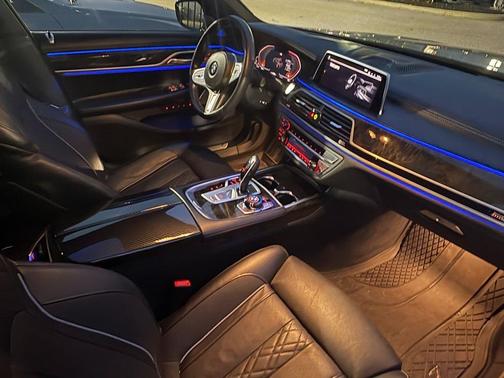 2021 BMW 750 i xDrive