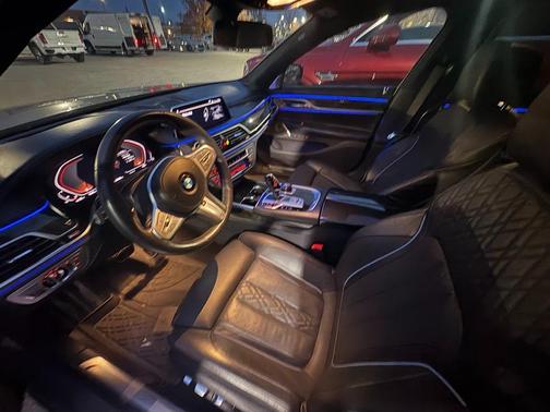 2021 BMW 750 i xDrive