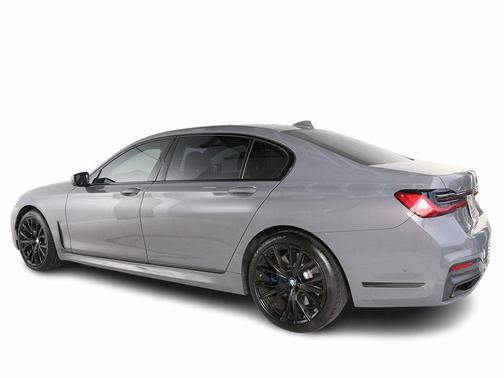 2021 BMW 750 i xDrive