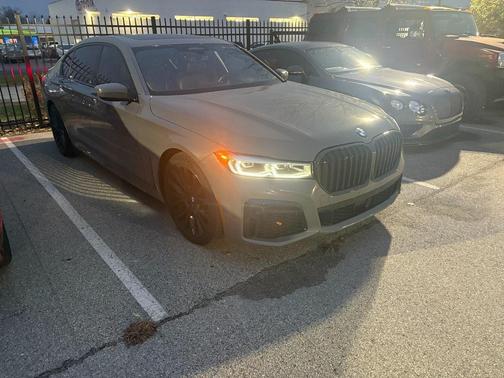 2021 BMW 750 i xDrive