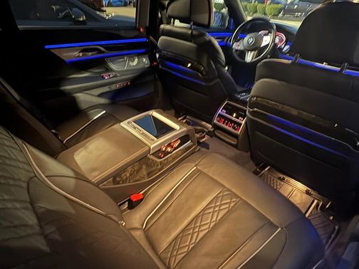 2021 BMW 750 i xDrive