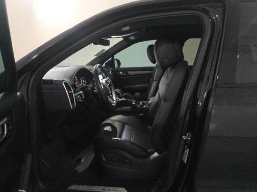 2022 Porsche Cayenne Platinum Edition