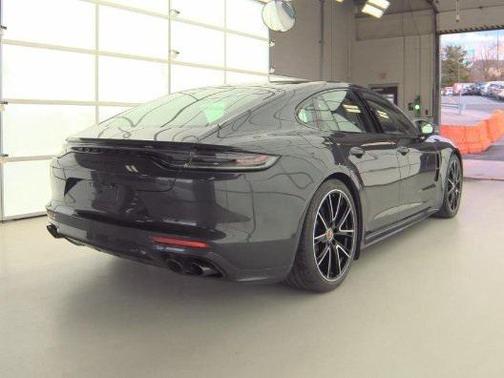 2022 Porsche Panamera GTS