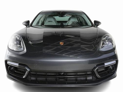 2022 Porsche Panamera GTS