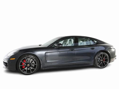 2022 Porsche Panamera GTS